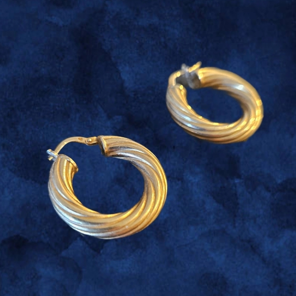Elegant Gold Swirl Hoop 1" Earrings - Picture 2 of 3